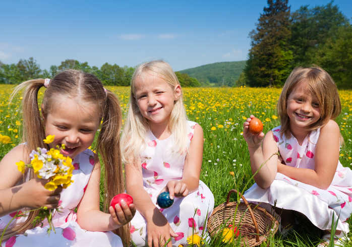 Kinder haben Spaß im Oster-Urlaub