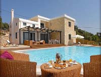 Ferienhaus mit Pool für 12 Personen auf Korfu 